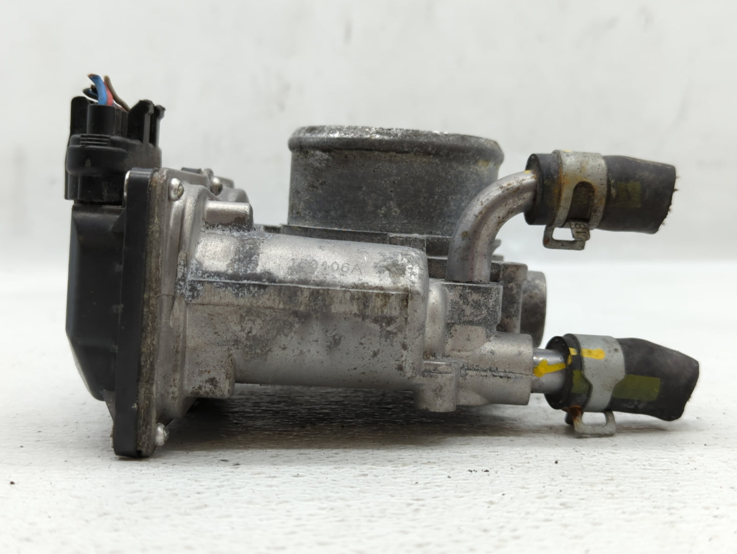 2016-2018 Hyundai Tucson Throttle Body P/N:335100-2B340 Fits Fits 2015 2016 2017 2018 2019 2020 2021 2022 OEM Used Auto Part