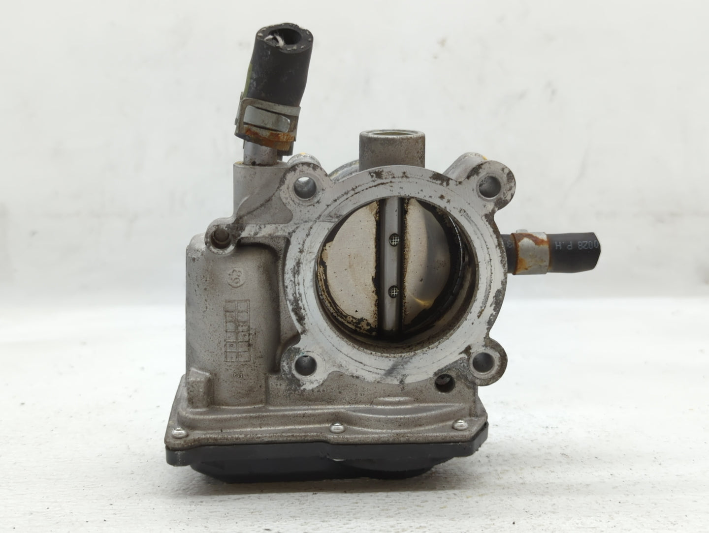 2016-2018 Hyundai Tucson Throttle Body P/N:335100-2B340 Fits Fits 2015 2016 2017 2018 2019 2020 2021 2022 OEM Used Auto Part
