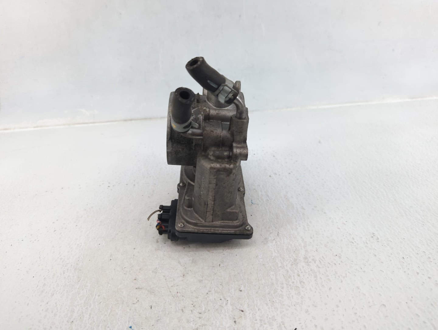 2014-2021 Hyundai Tucson Throttle Body P/N:35100-2E000 Fits Fits 2011 2012 2013 2014 2015 2016 2017 2018 2019 2020 2021 OEM 