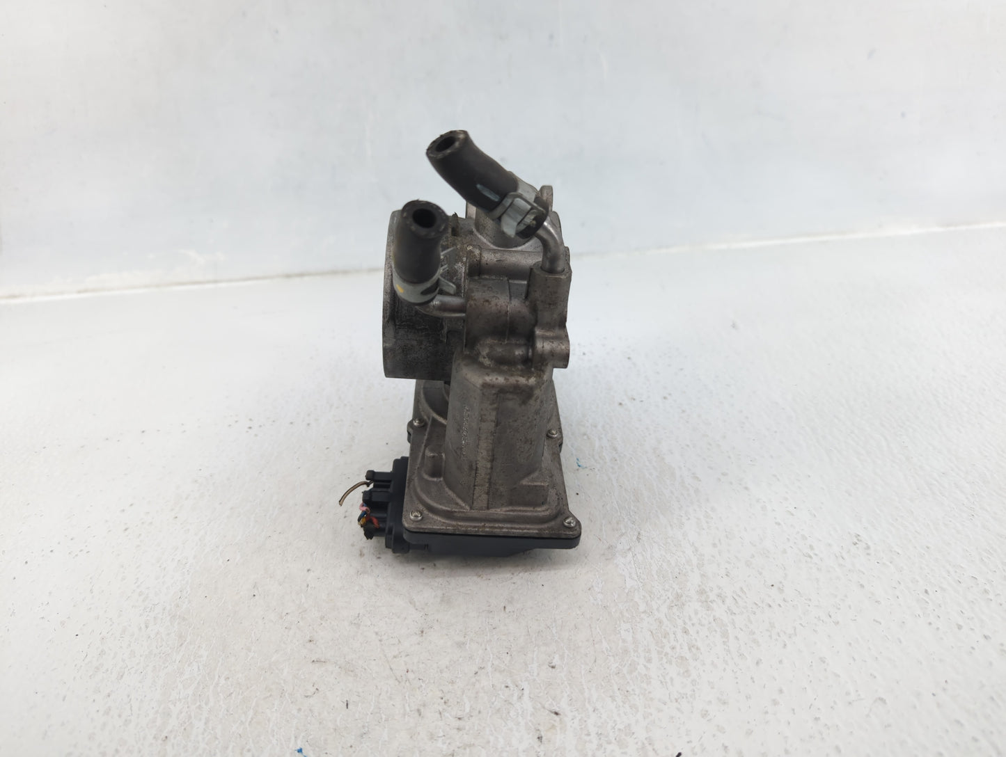 2014-2021 Hyundai Tucson Throttle Body P/N:35100-2E000 Fits Fits 2011 2012 2013 2014 2015 2016 2017 2018 2019 2020 2021 OEM 