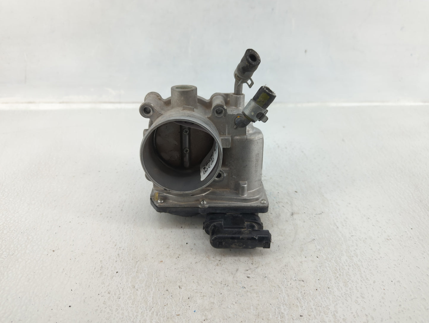 2014-2021 Hyundai Tucson Throttle Body P/N:35100-2E000 Fits Fits 2011 2012 2013 2014 2015 2016 2017 2018 2019 2020 2021 OEM 