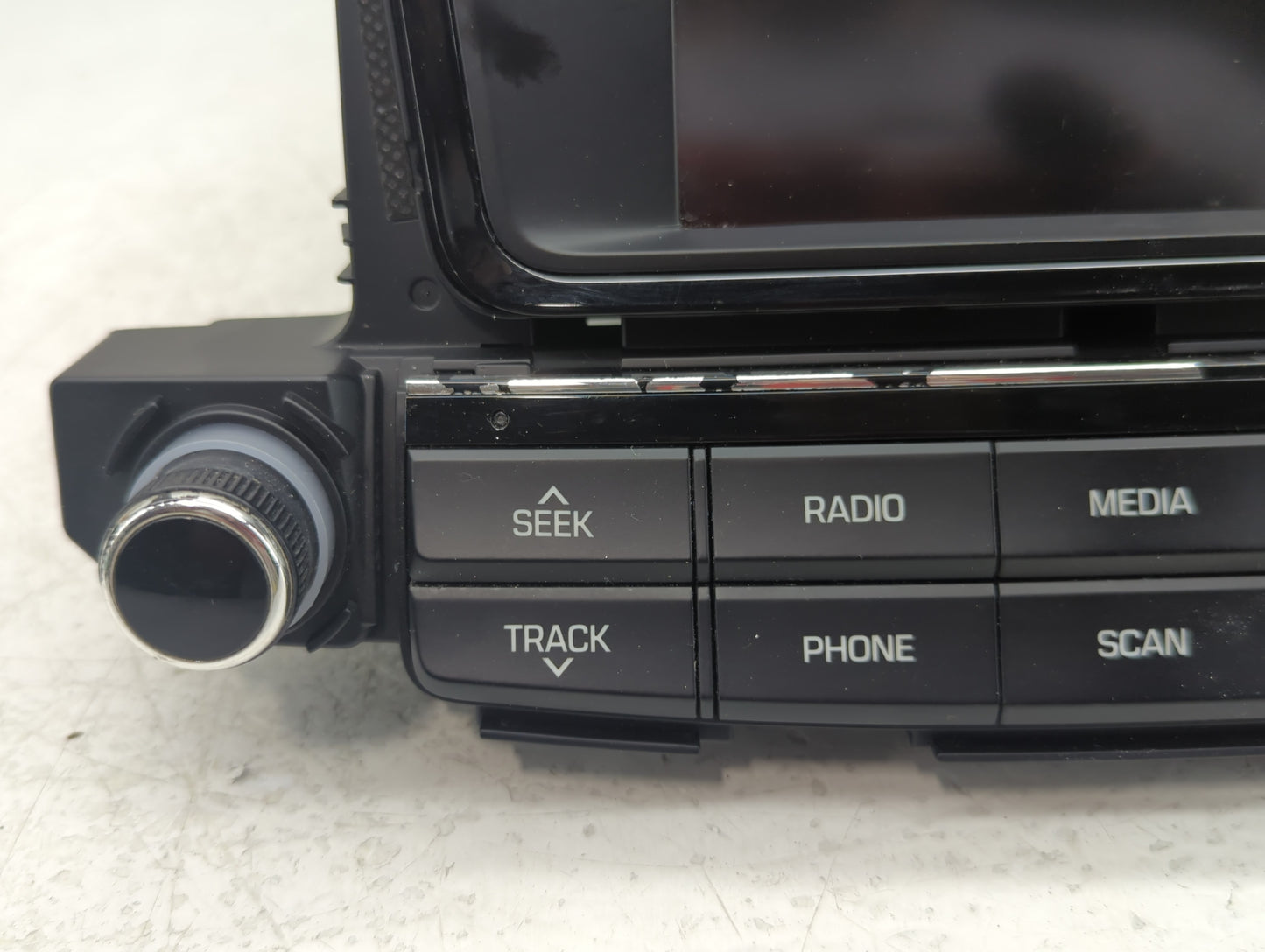 2016-2017 Hyundai Tucson Radio AM FM Cd Player Receiver Replacement P/N:96180-D31004X Fits Fits 2016 2017 OEM Used Auto Part