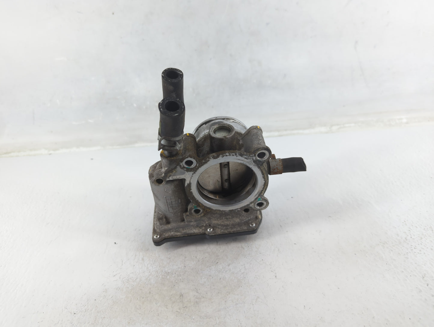 2016-2018 Hyundai Tucson Throttle Body P/N:35100-2B340 Fits Fits 2015 2016 2017 2018 2019 2020 2021 2022 OEM Used Auto Parts