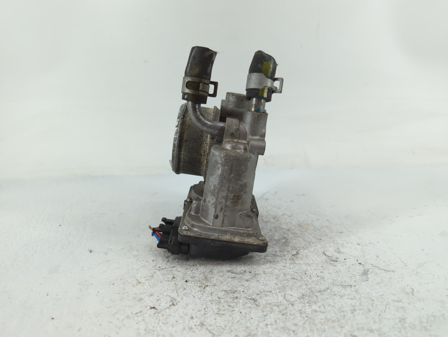 2016-2018 Hyundai Tucson Throttle Body P/N:35100-2B340 Fits Fits 2015 2016 2017 2018 2019 2020 2021 2022 OEM Used Auto Parts