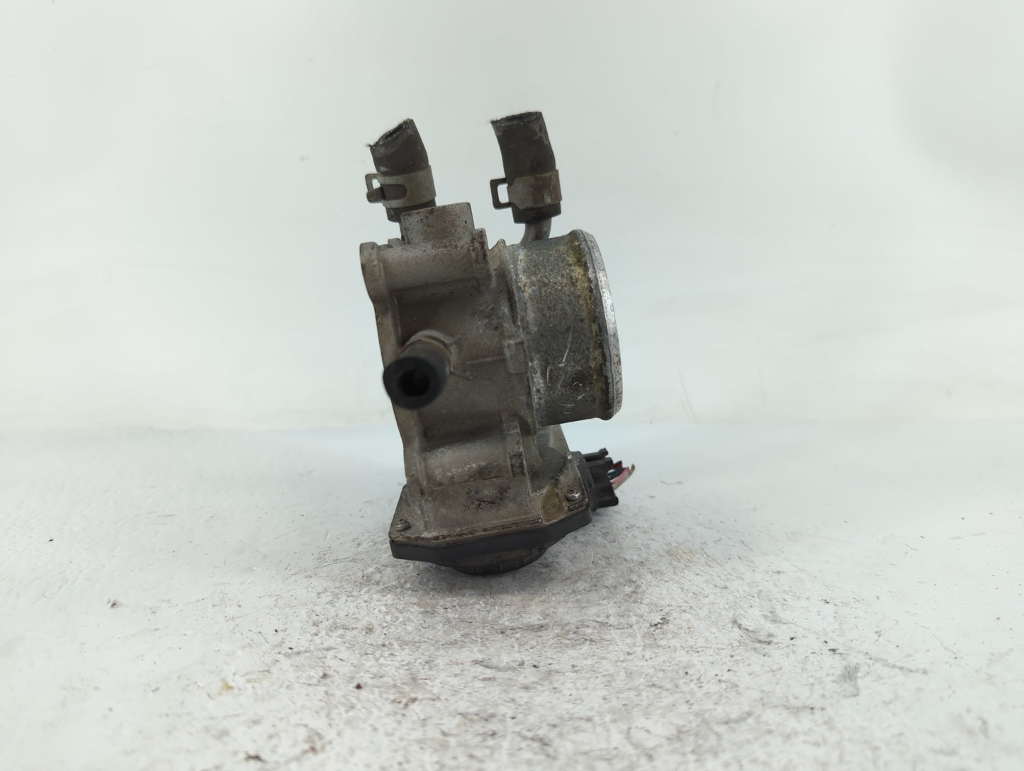 2016-2018 Hyundai Tucson Throttle Body P/N:35100-2B340 Fits Fits 2015 2016 2017 2018 2019 2020 2021 2022 OEM Used Auto Parts