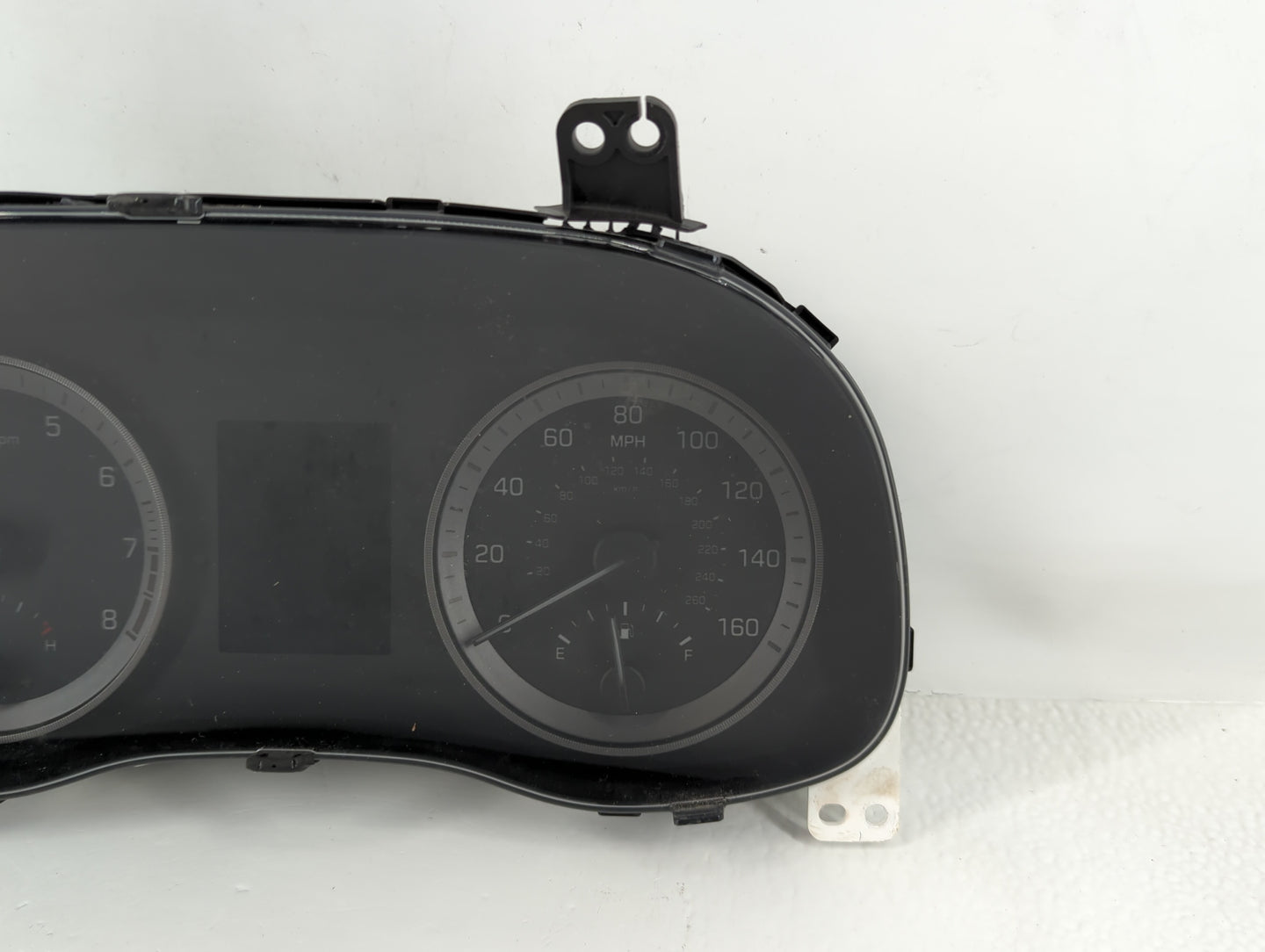 2016-2017 Hyundai Tucson Instrument Cluster Speedometer Gauges P/N:94001-D3181 Fits Fits 2016 2017 OEM Used Auto Parts - Oem
