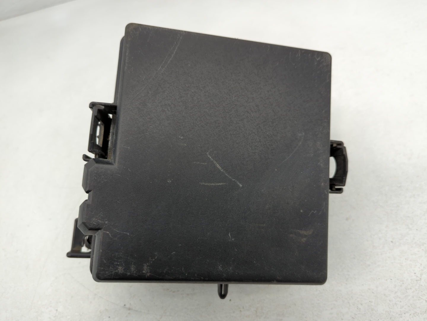 2016-2018 Hyundai Tucson Fusebox Fuse Box Panel Relay Module P/N:91422-D3080-08 A5703003, 91422 D3080 Fits Fits 2016 2017 20