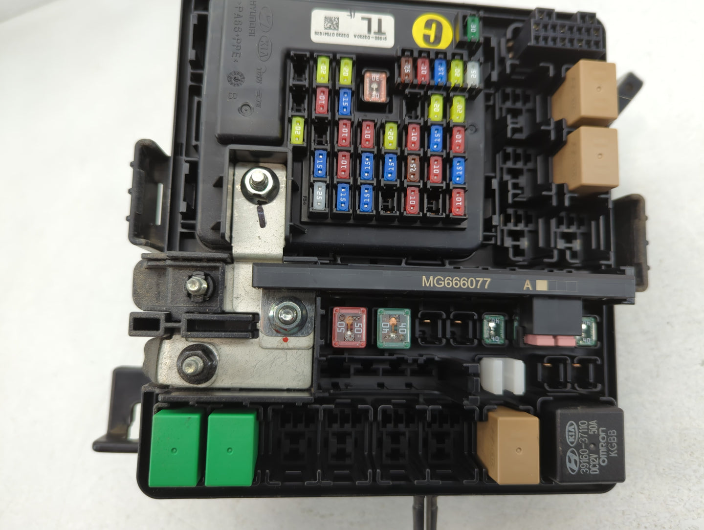 2016-2018 Hyundai Tucson Fusebox Fuse Box Panel Relay Module P/N:91422-D3080-08 A5703003, 91422 D3080 Fits Fits 2016 2017 20