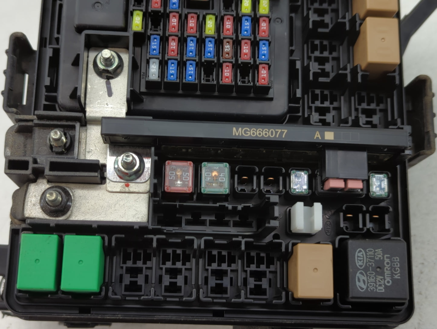 2016-2018 Hyundai Tucson Fusebox Fuse Box Panel Relay Module P/N:91422-D3080-08 A5703003, 91422 D3080 Fits Fits 2016 2017 20