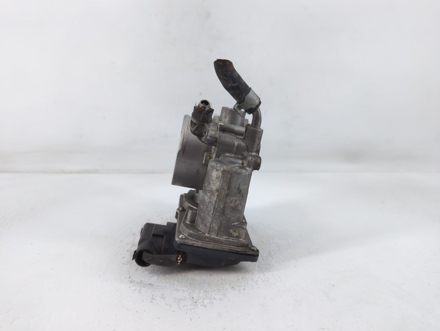 2014-2021 Hyundai Tucson Throttle Body P/N:35100-2E000 Fits Fits 2011 2012 2013 2014 2015 2016 2017 2018 2019 2020 2021 OEM 