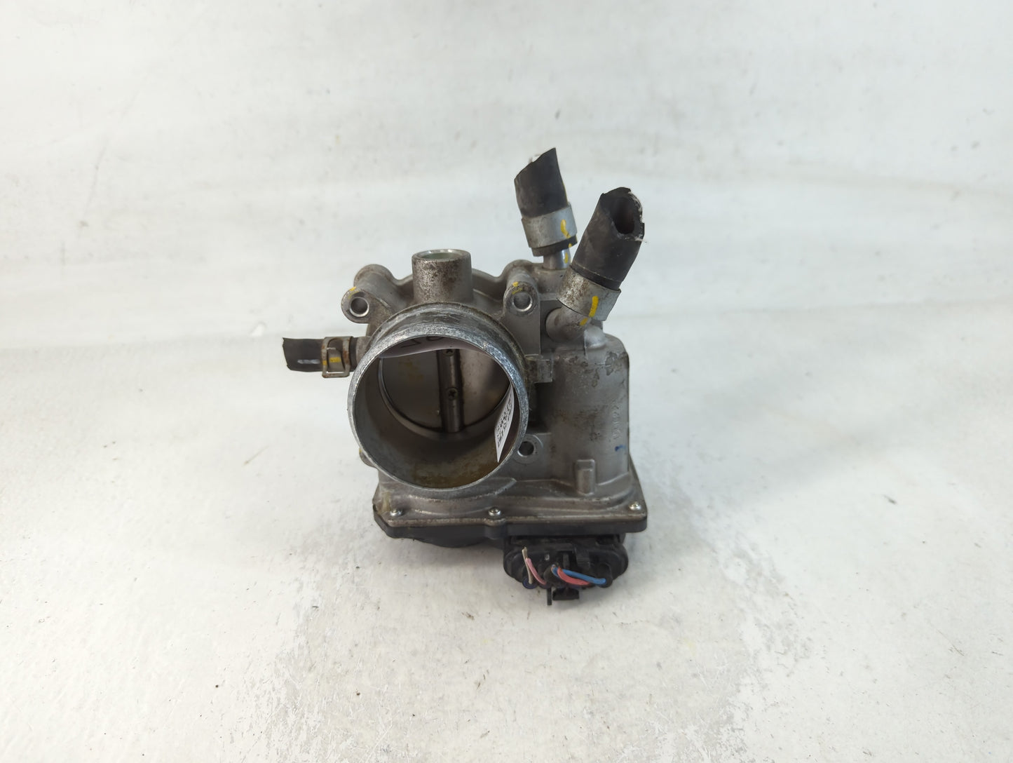 2016-2018 Hyundai Tucson Throttle Body P/N:35100-2B340 Fits Fits 2015 2016 2017 2018 2019 2020 2021 2022 OEM Used Auto Parts