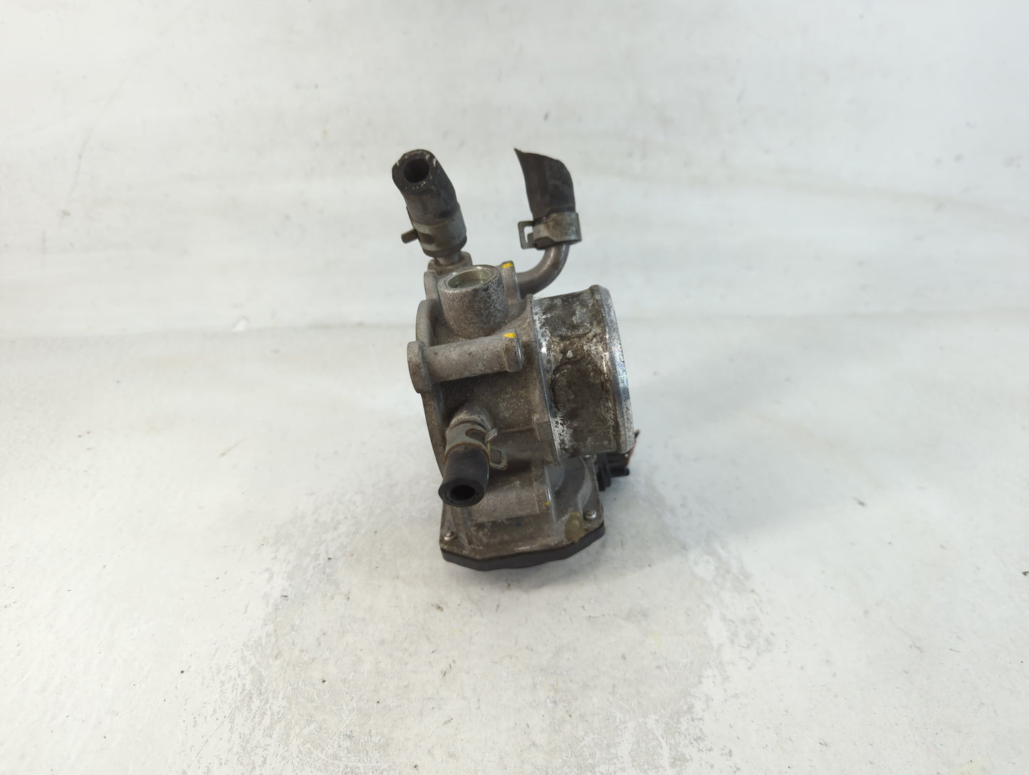 2016-2018 Hyundai Tucson Throttle Body P/N:35100-2B340 Fits Fits 2015 2016 2017 2018 2019 2020 2021 2022 OEM Used Auto Parts