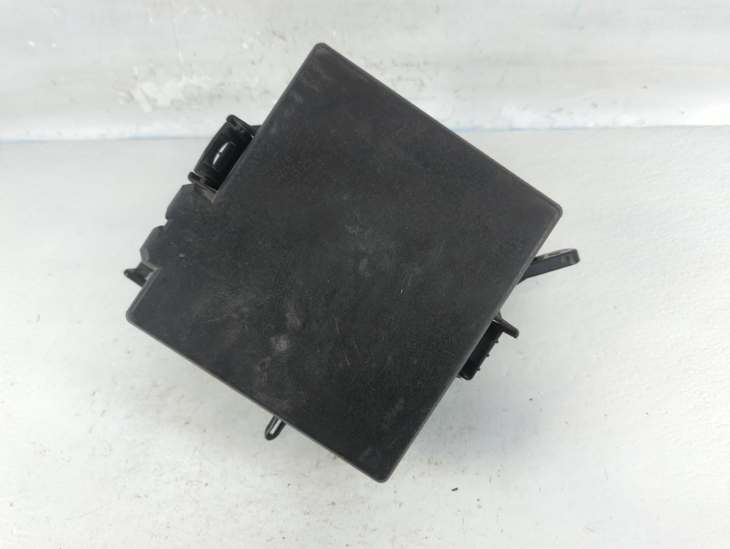2016-2018 Hyundai Tucson Fusebox Fuse Box Panel Relay Module P/N:91422 D3130-13 Fits Fits 2016 2017 2018 OEM Used Auto Parts