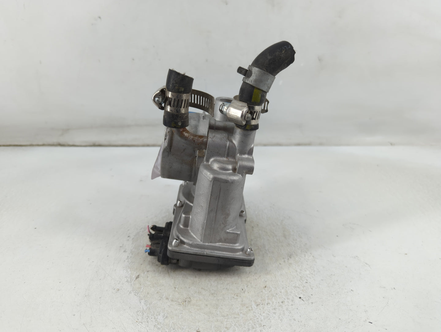 2016-2018 Hyundai Tucson Throttle Body P/N:5302 9R02 35100-2B300 Fits Fits 2015 2016 2017 2018 2019 2020 2021 2022 OEM Used 