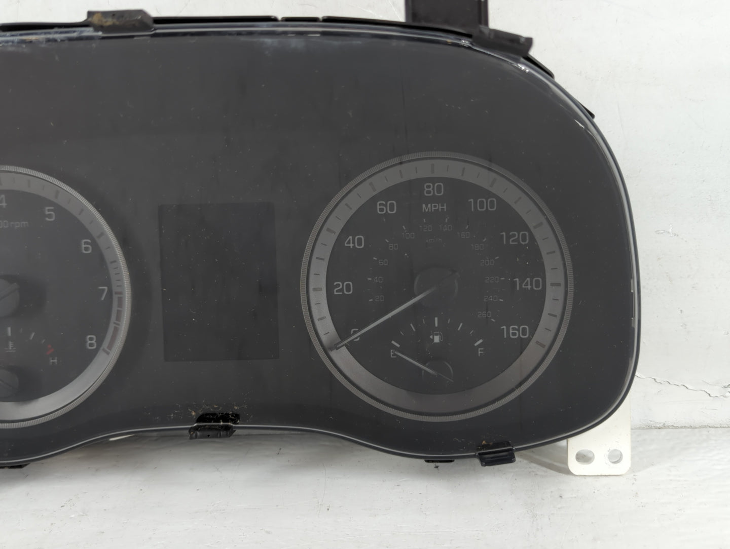 2016-2017 Hyundai Tucson Instrument Cluster Speedometer Gauges P/N:94001-D3180 Fits Fits 2016 2017 OEM Used Auto Parts - Oem