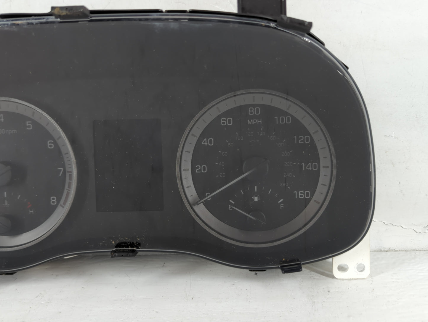 2016-2017 Hyundai Tucson Instrument Cluster Speedometer Gauges P/N:94001-D3180 Fits Fits 2016 2017 OEM Used Auto Parts - Oem
