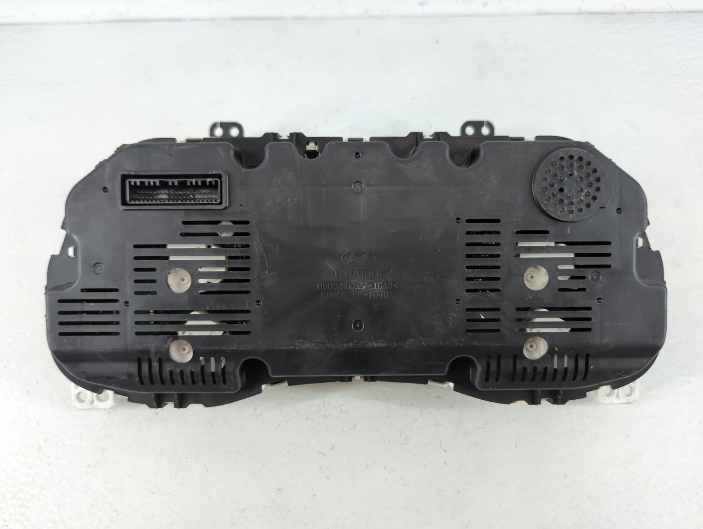 2016-2017 Hyundai Tucson Instrument Cluster Speedometer Gauges P/N:94001-D3180 Fits Fits 2016 2017 OEM Used Auto Parts - Oem