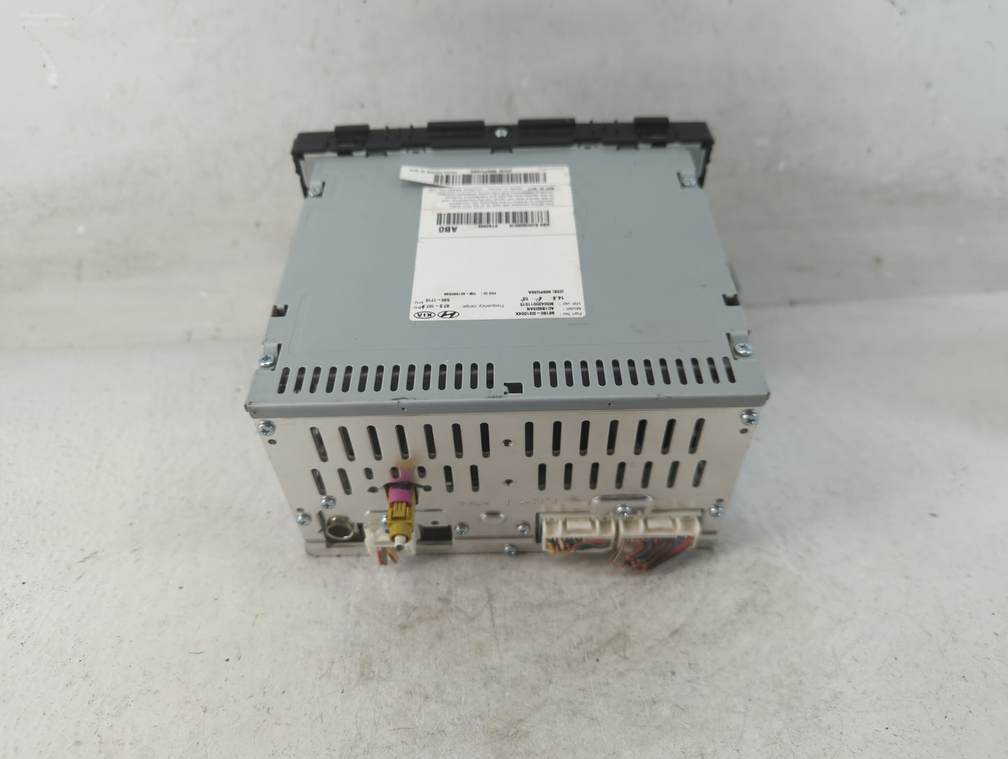 2016-2017 Hyundai Tucson Radio AM FM Cd Player Receiver Replacement P/N:96180-D31004X Fits Fits 2016 2017 OEM Used Auto Part