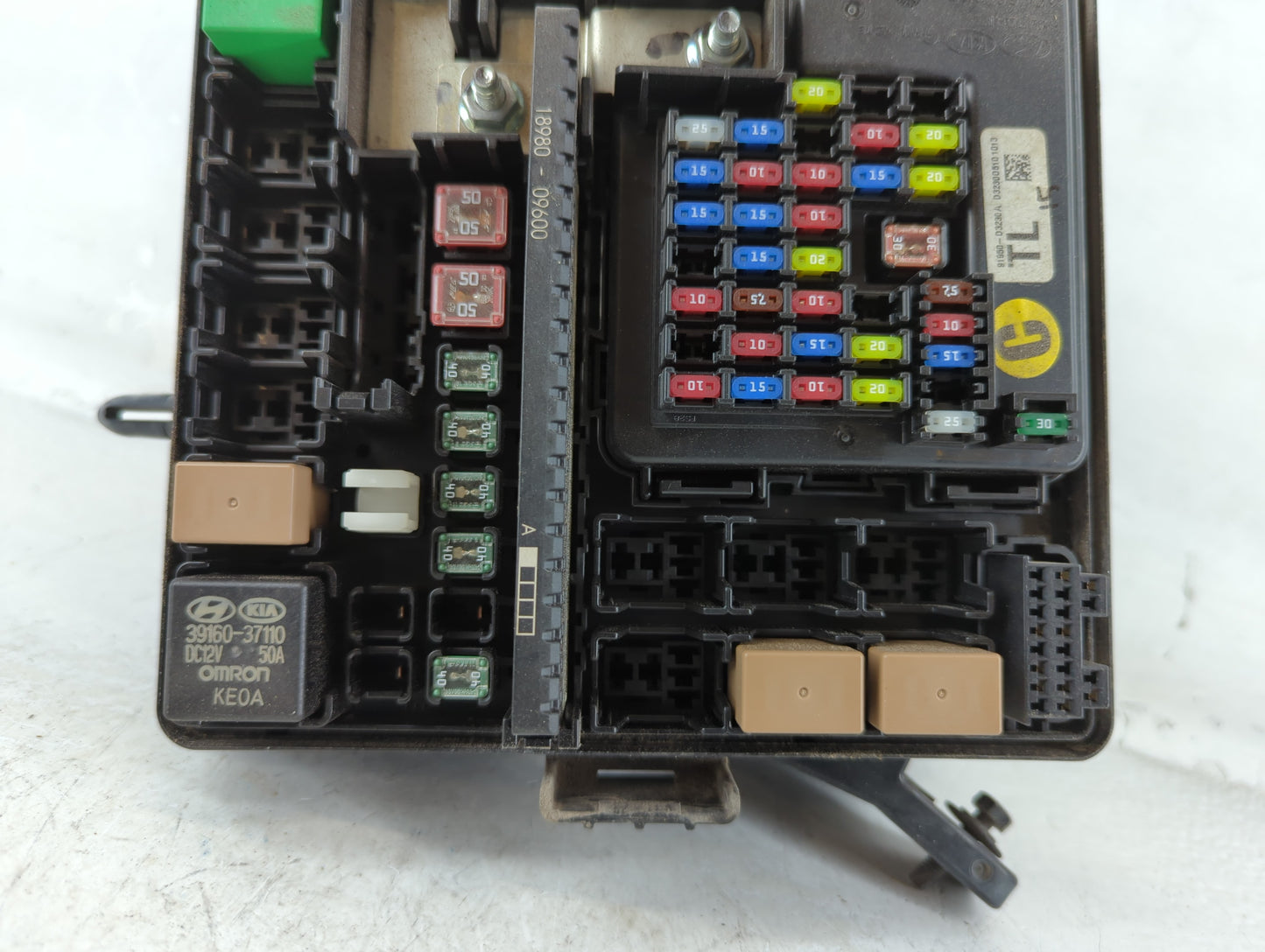 2016-2018 Hyundai Tucson Fusebox Fuse Box Panel Relay Module P/N:91431 D3200 Fits Fits 2016 2017 2018 OEM Used Auto Parts - 