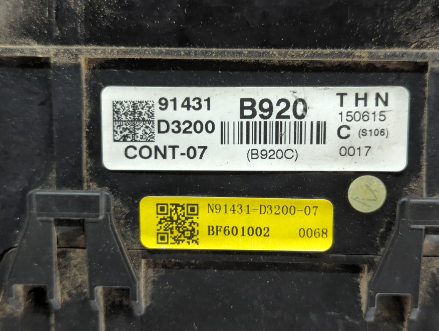 2016-2018 Hyundai Tucson Fusebox Fuse Box Panel Relay Module P/N:91431 D3200 Fits Fits 2016 2017 2018 OEM Used Auto Parts - 