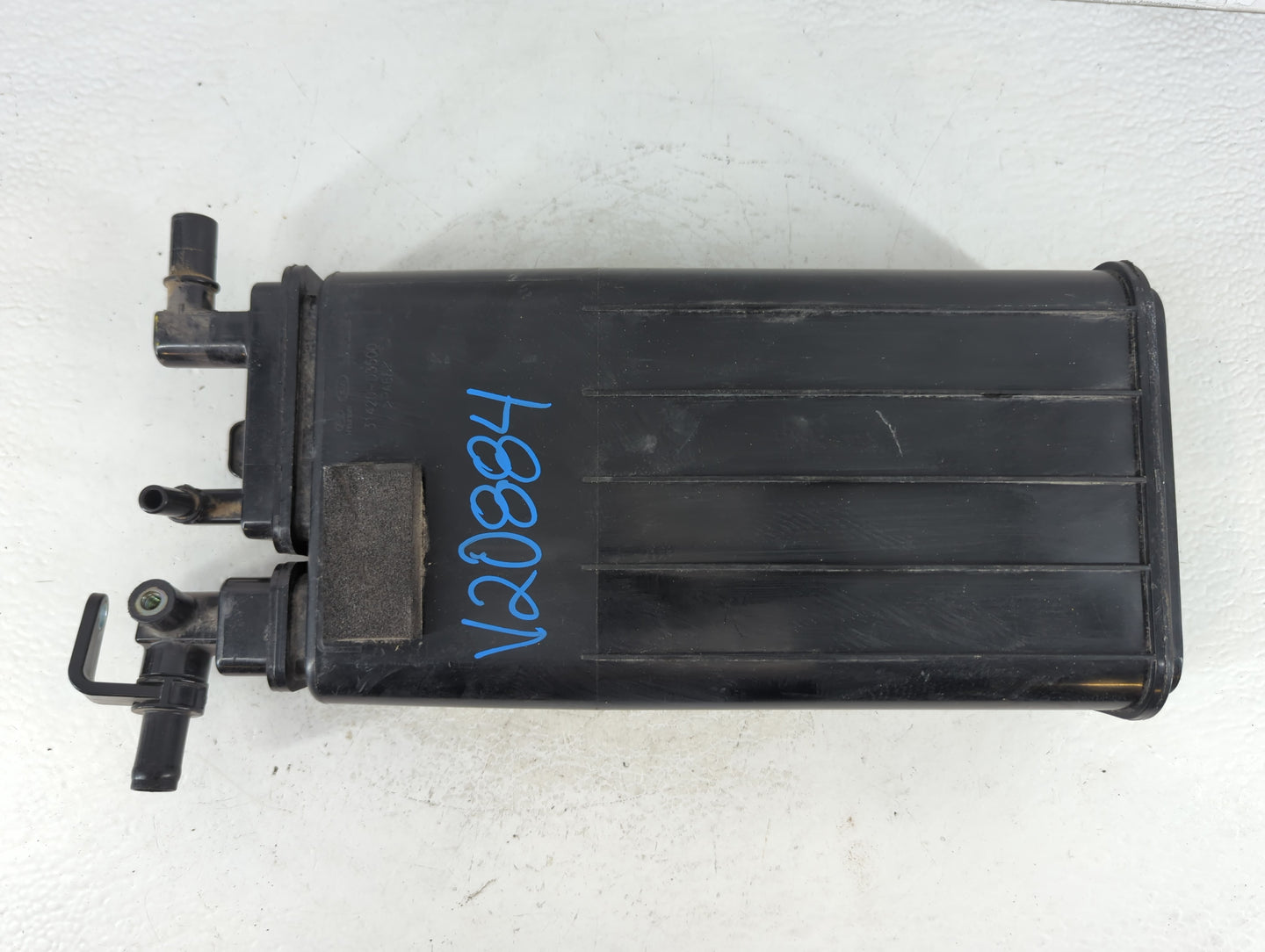 2016 Hyundai Tucson Fuel Vapor Charcoal Canister 913319 - Oemusedautoparts1.com