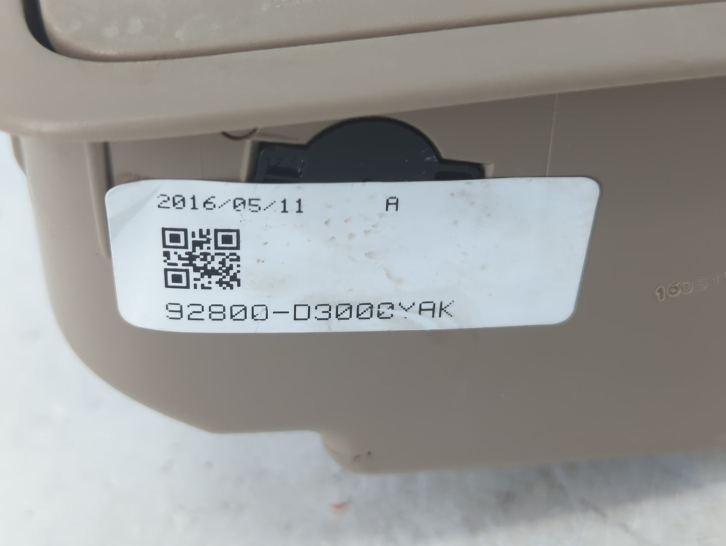 2016-2021 Hyundai Tucson Overhead Roof Console 916061 - Oemusedautoparts1.com