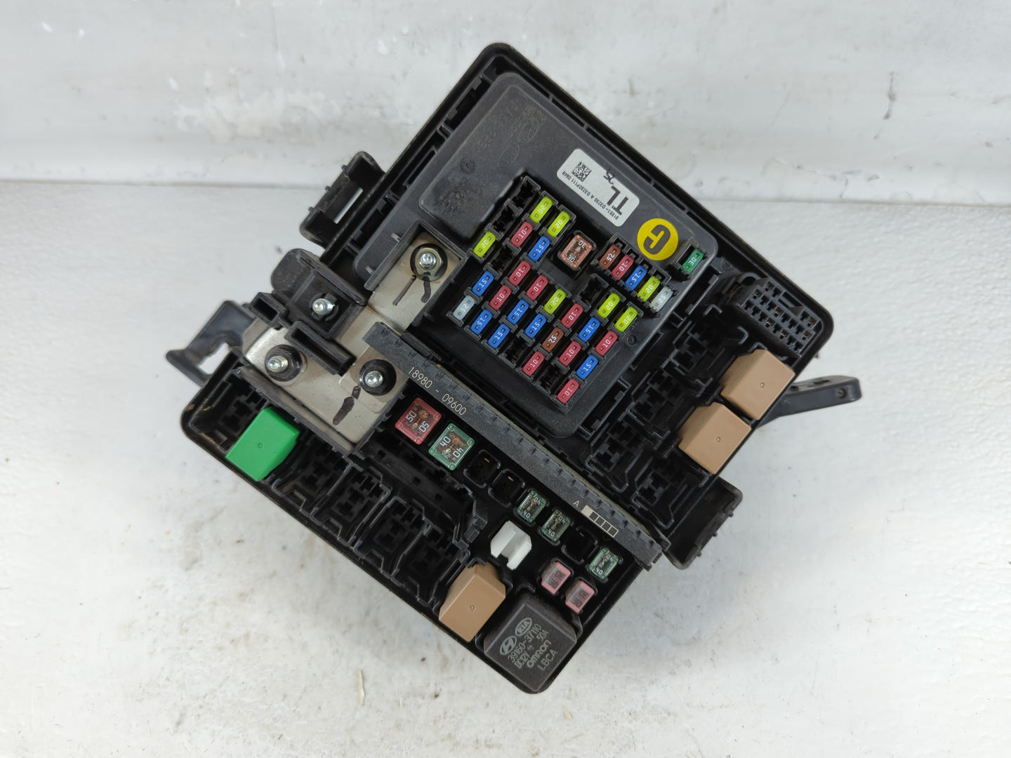 2016-2018 Hyundai Tucson Fusebox Fuse Box Panel Relay Module P/N:91422 D3150 Fits Fits 2016 2017 2018 OEM Used Auto Parts - 