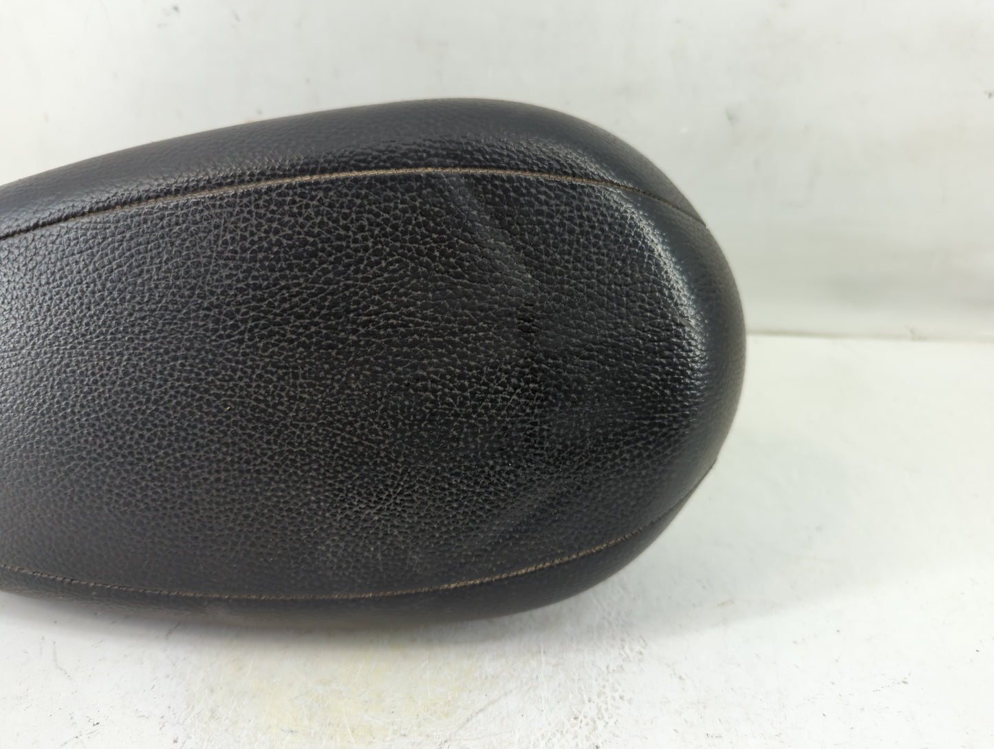 2013-2017 Hyundai Veloster Center Console Armrest Cover Lid P/N:150409 Fits Fits 2013 2014 2015 2016 2017 OEM Used Auto Part