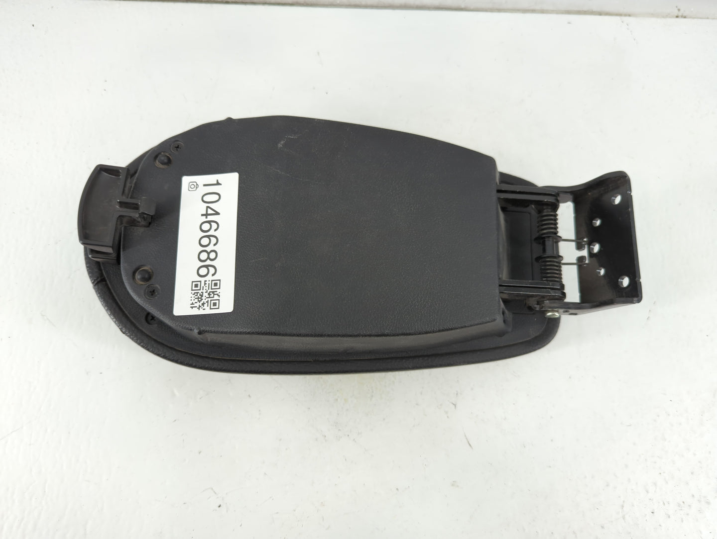 2013-2017 Hyundai Veloster Center Console Armrest Cover Lid P/N:150409 Fits Fits 2013 2014 2015 2016 2017 OEM Used Auto Part