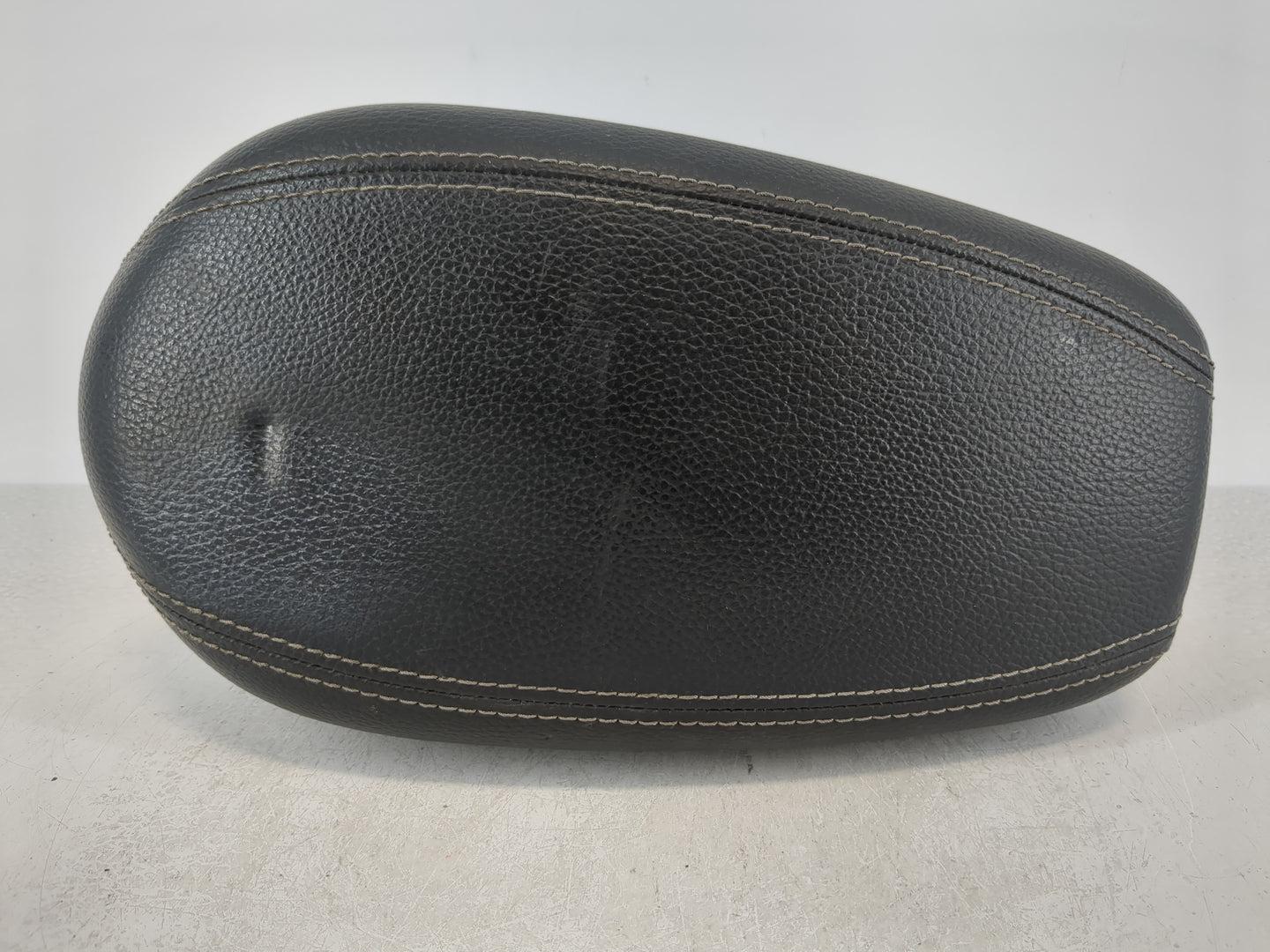 2013-2017 Hyundai Veloster Center Console Armrest Cover Lid Fits Fits 2013 2014 2015 2016 2017 OEM Used Auto Parts - Oemused