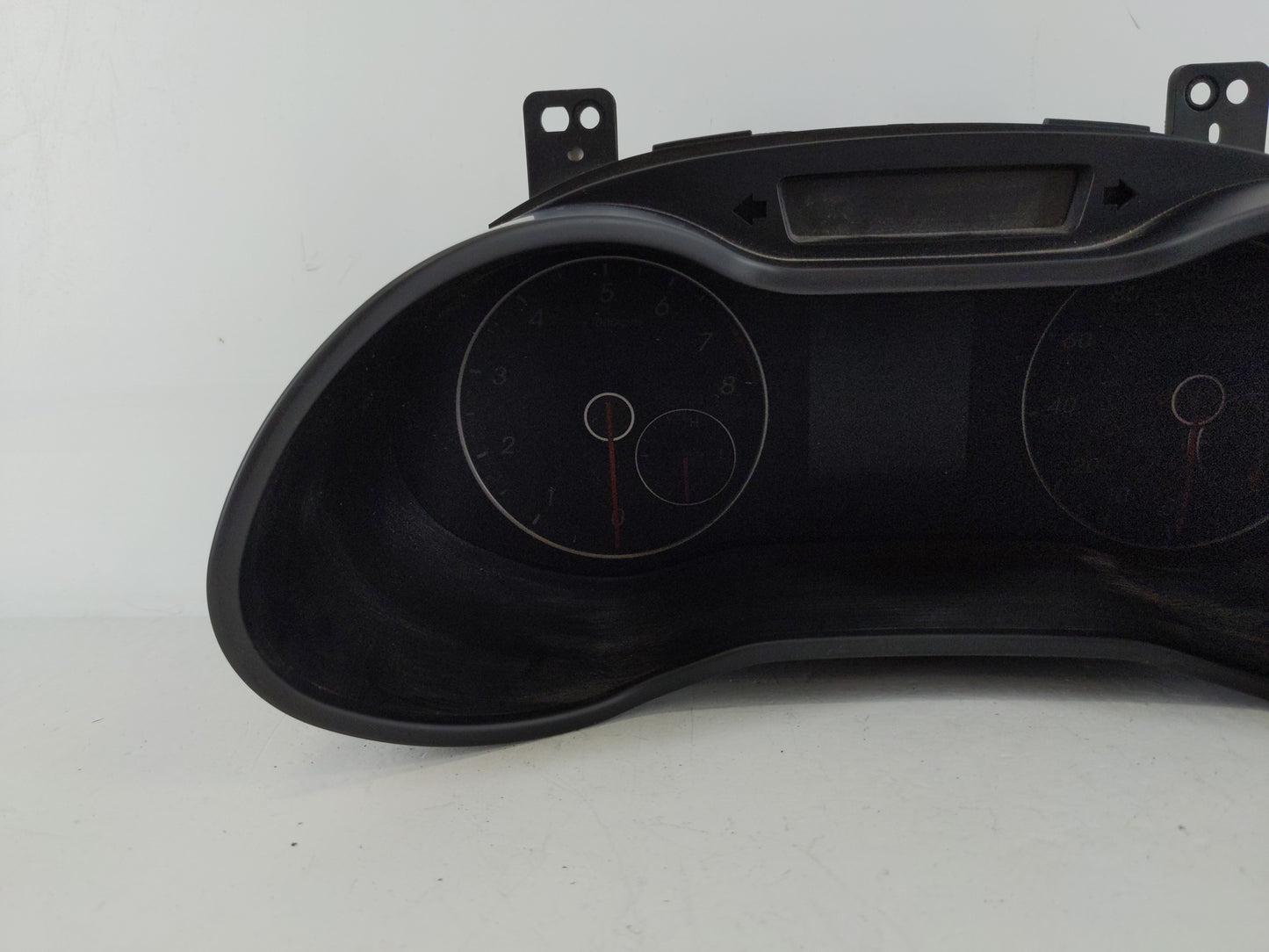 2016-2017 Hyundai Veloster Instrument Cluster Speedometer Gauges P/N:94021-2V240 Fits Fits 2016 2017 OEM Used Auto Parts - O