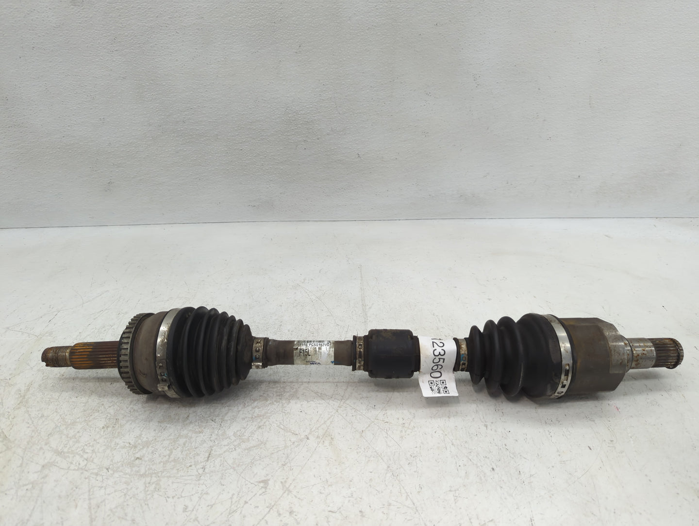 2016-2017 Hyundai Veloster Axle Shaft Front Driver Cv C/v - Oemusedautoparts1.com