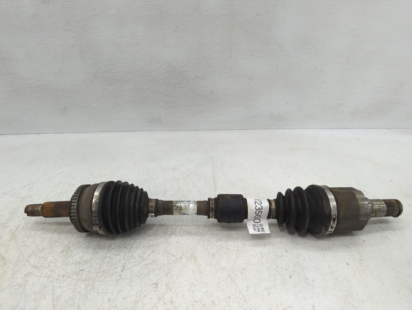 2016-2017 Hyundai Veloster Axle Shaft Front Driver Cv C/v - Oemusedautoparts1.com
