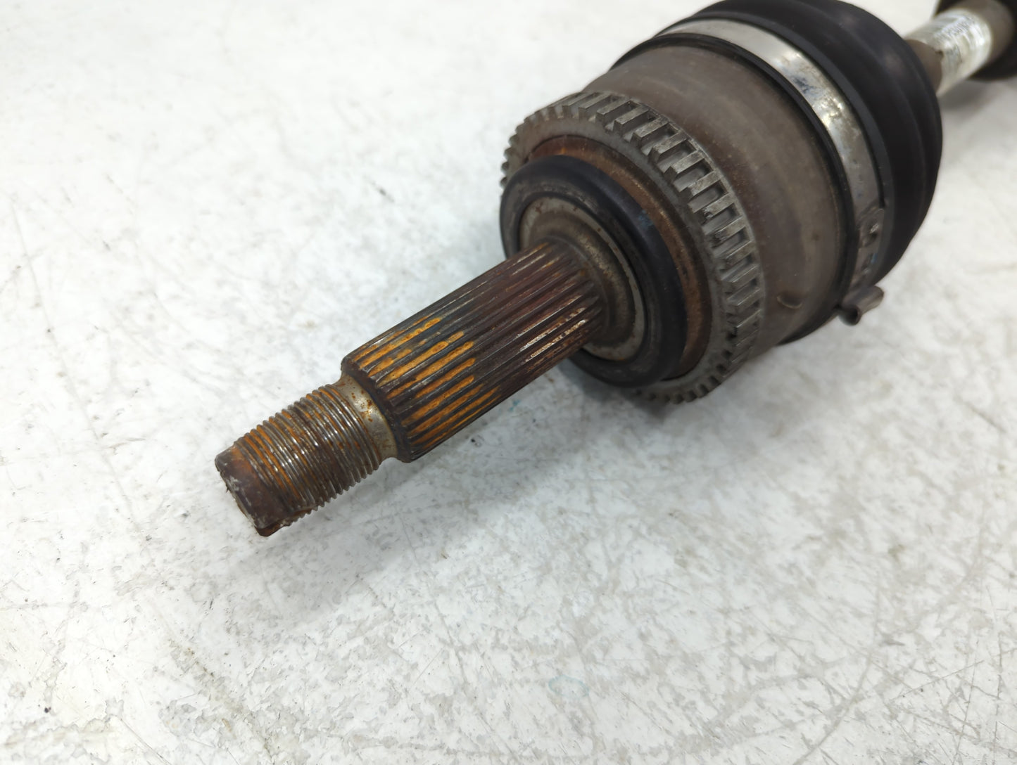 2016-2017 Hyundai Veloster Axle Shaft Front Driver Cv C/v - Oemusedautoparts1.com