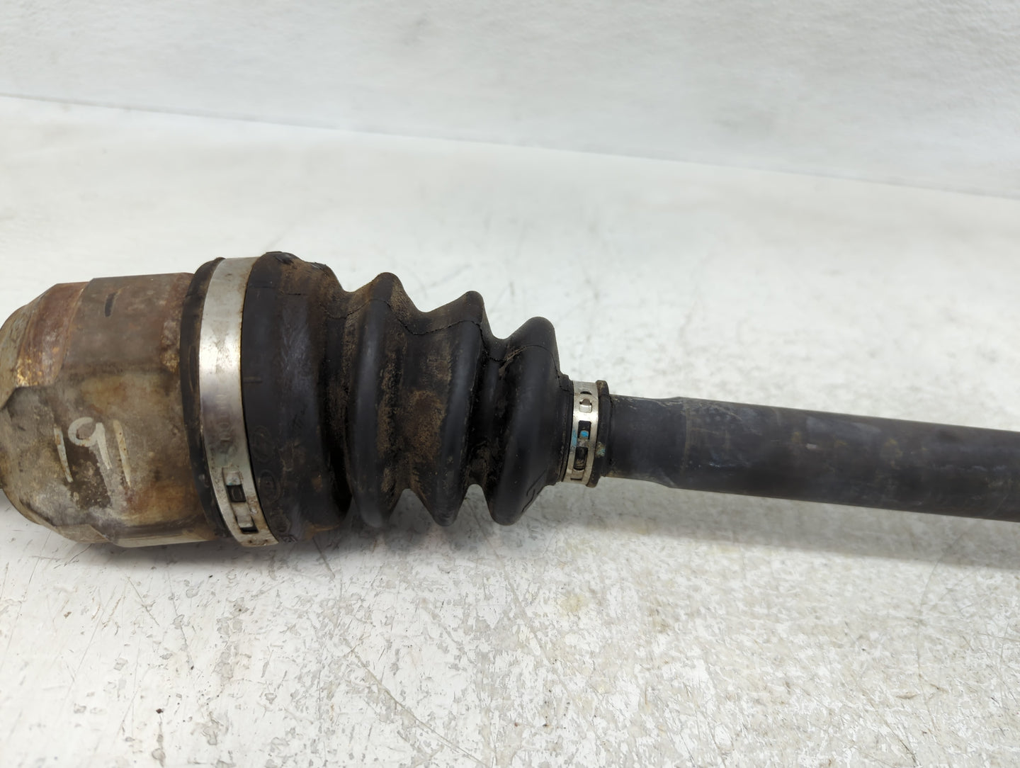 2012-2017 Hyundai Veloster Axle Shaft Front Passenger Cv C/v - Oemusedautoparts1.com