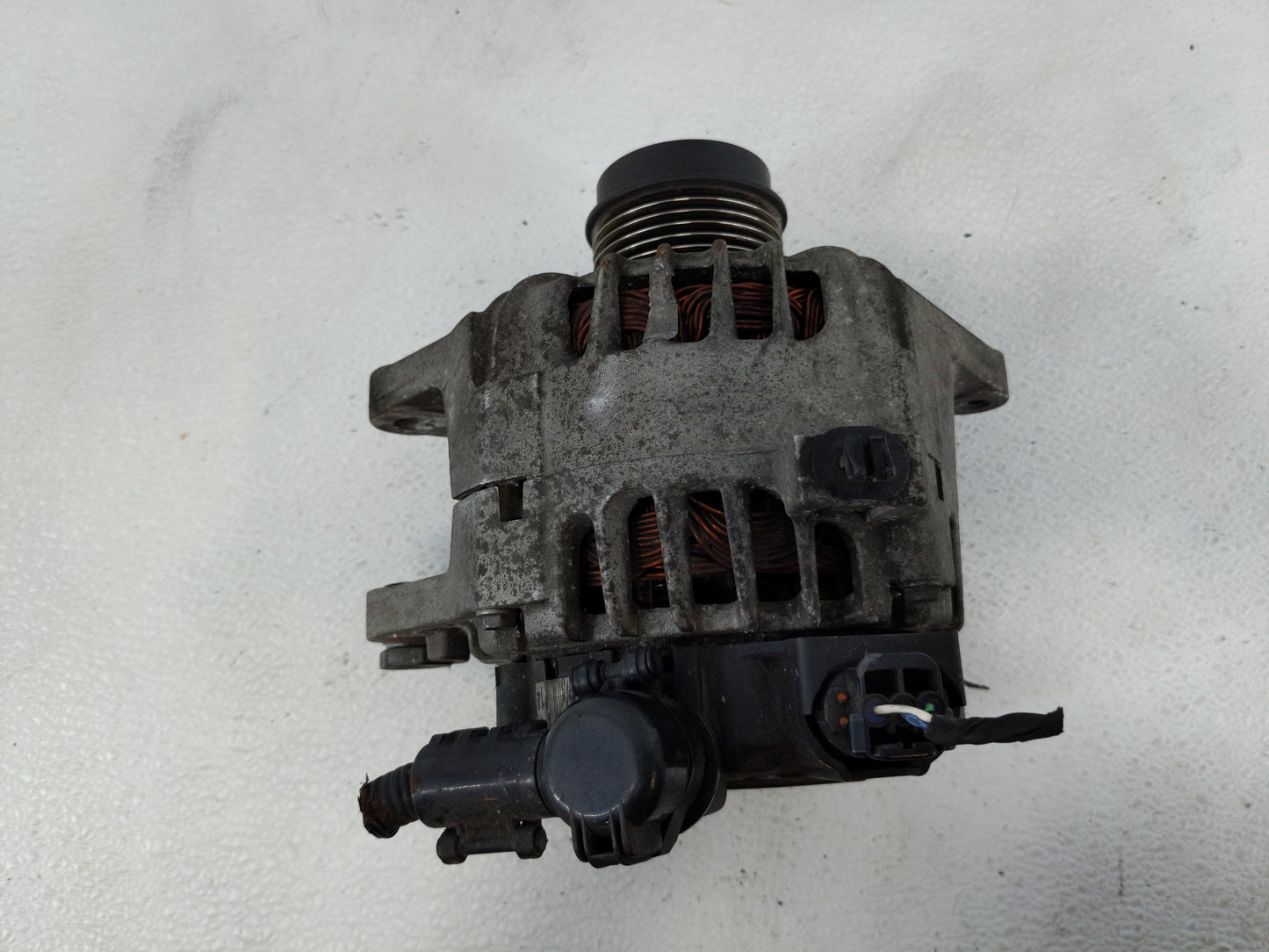 2013-2017 Hyundai Veloster Alternator Replacement Generator Charging Assembly Engine OEM P/N:37300-2B760 Fits OEM Used Auto 
