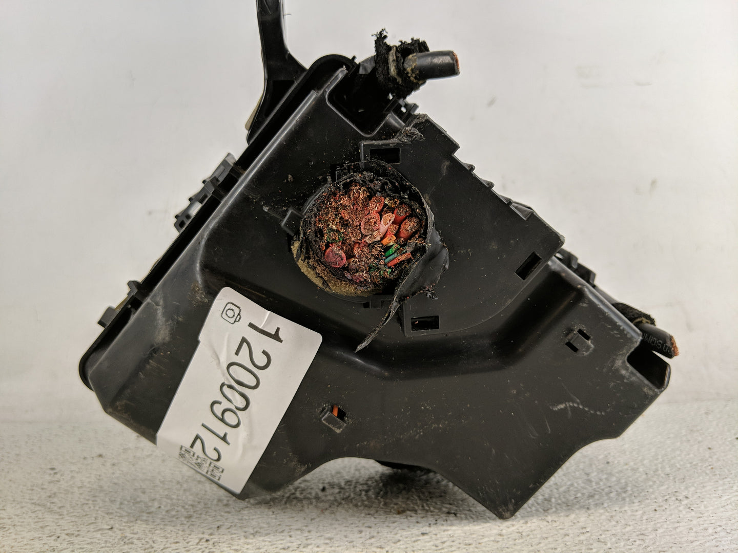 2015-2017 Hyundai Veloster Fusebox Fuse Box Panel Relay Module P/N:N91305-2V137 Fits Fits 2015 2016 2017 OEM Used Auto Parts