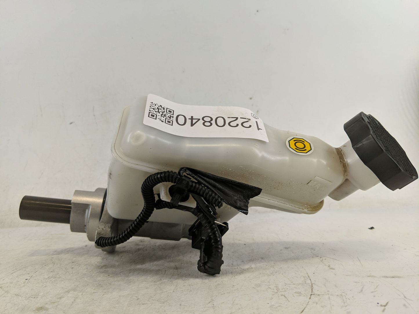 2012-2017 Hyundai Veloster Brake Master Cylinder - Oemusedautoparts1.com