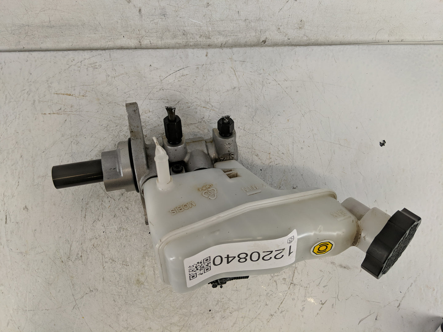 2012-2017 Hyundai Veloster Brake Master Cylinder - Oemusedautoparts1.com