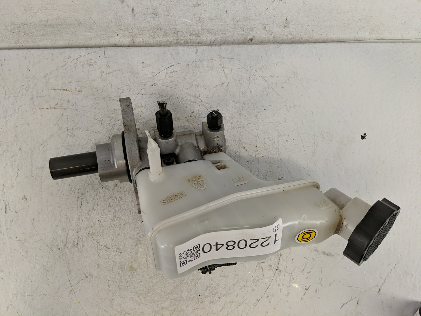2012-2017 Hyundai Veloster Brake Master Cylinder - Oemusedautoparts1.com