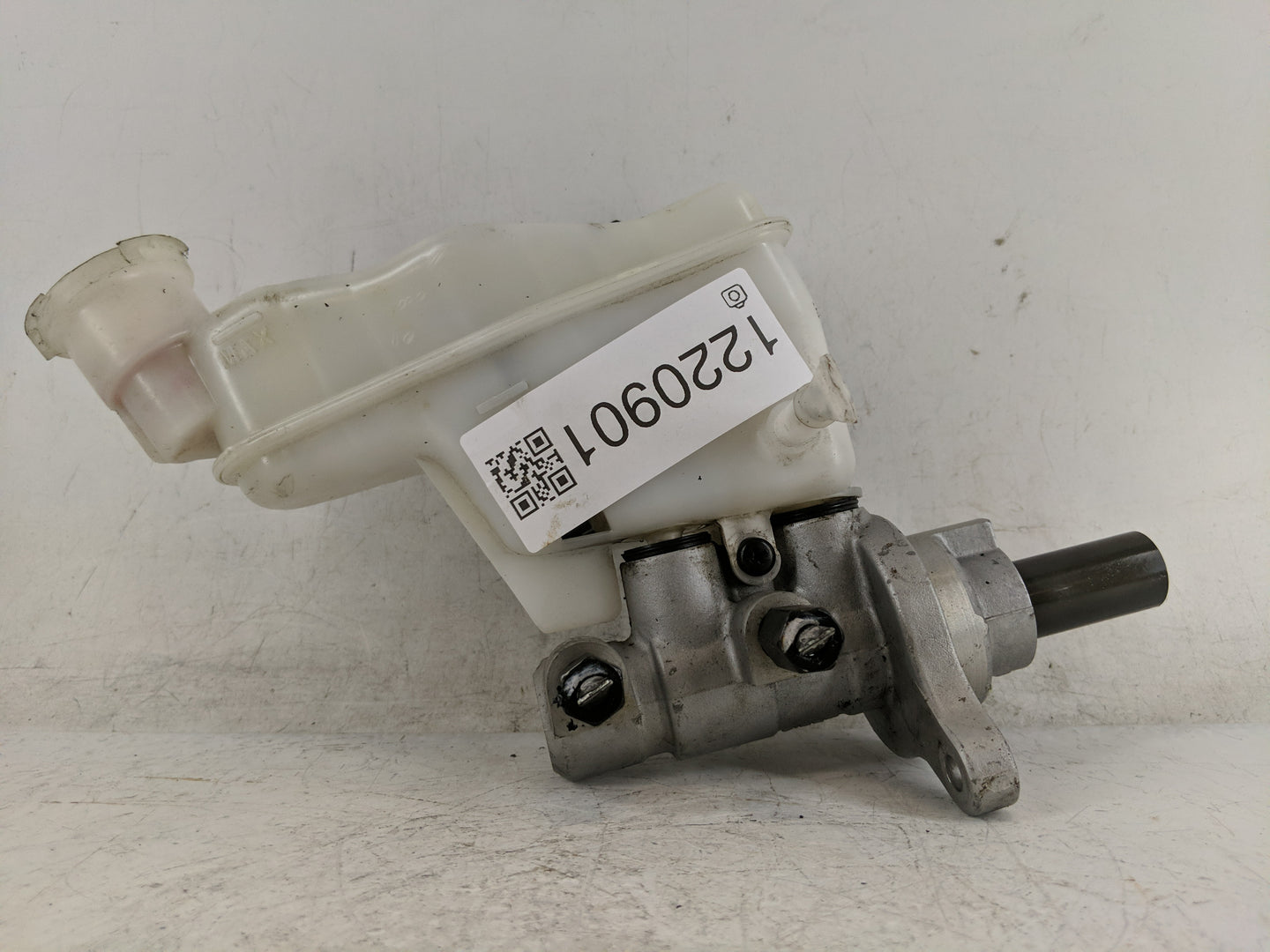 2012-2017 Hyundai Veloster Brake Master Cylinder - Oemusedautoparts1.com