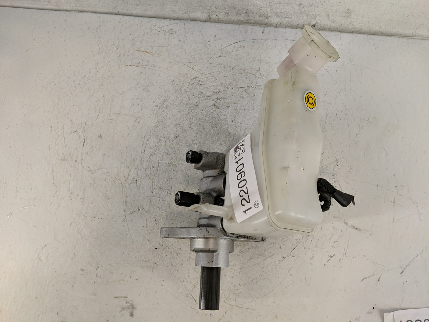 2012-2017 Hyundai Veloster Brake Master Cylinder - Oemusedautoparts1.com