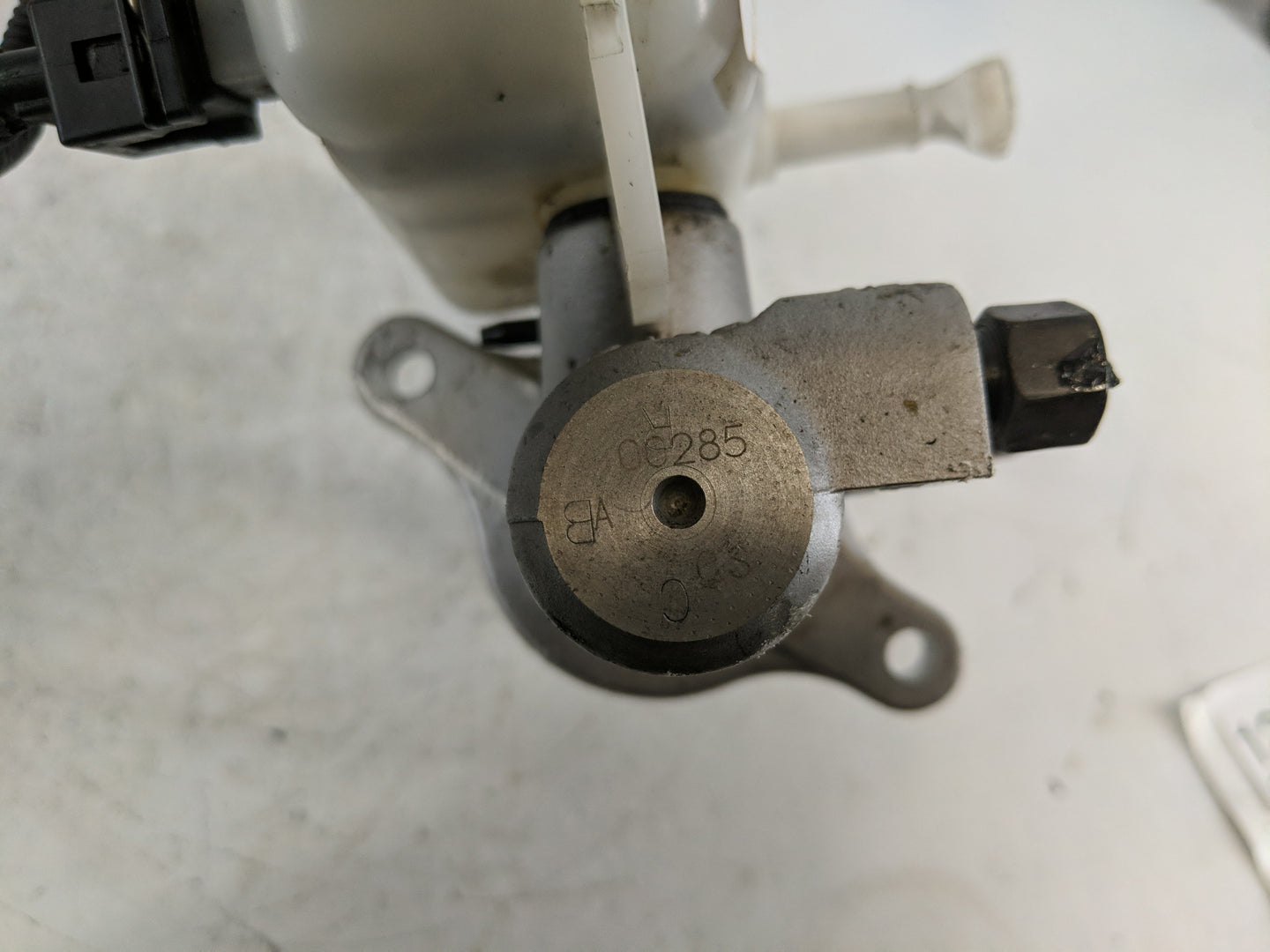 2012-2017 Hyundai Veloster Brake Master Cylinder - Oemusedautoparts1.com