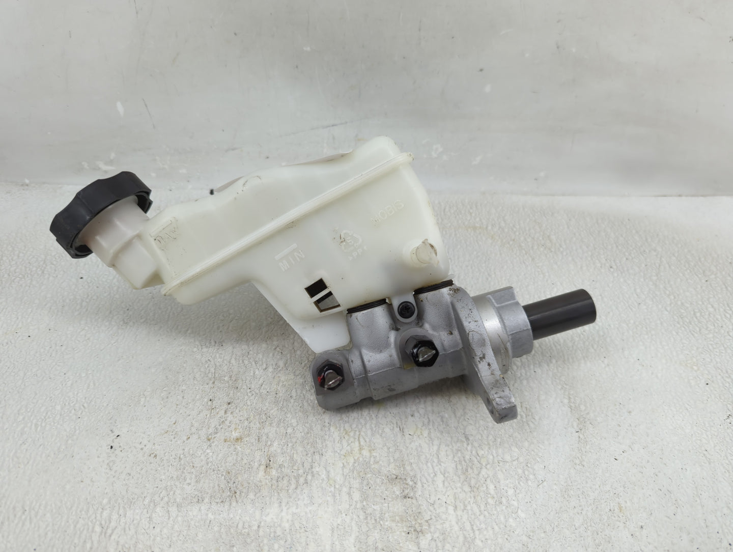 2012-2017 Hyundai Veloster Brake Master Cylinder - Oemusedautoparts1.com