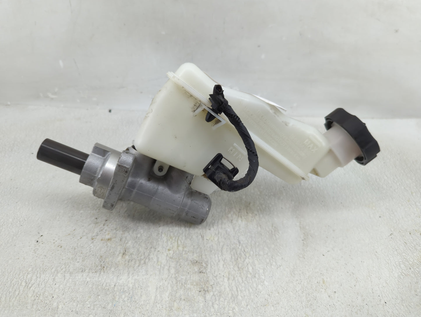 2012-2017 Hyundai Veloster Brake Master Cylinder - Oemusedautoparts1.com