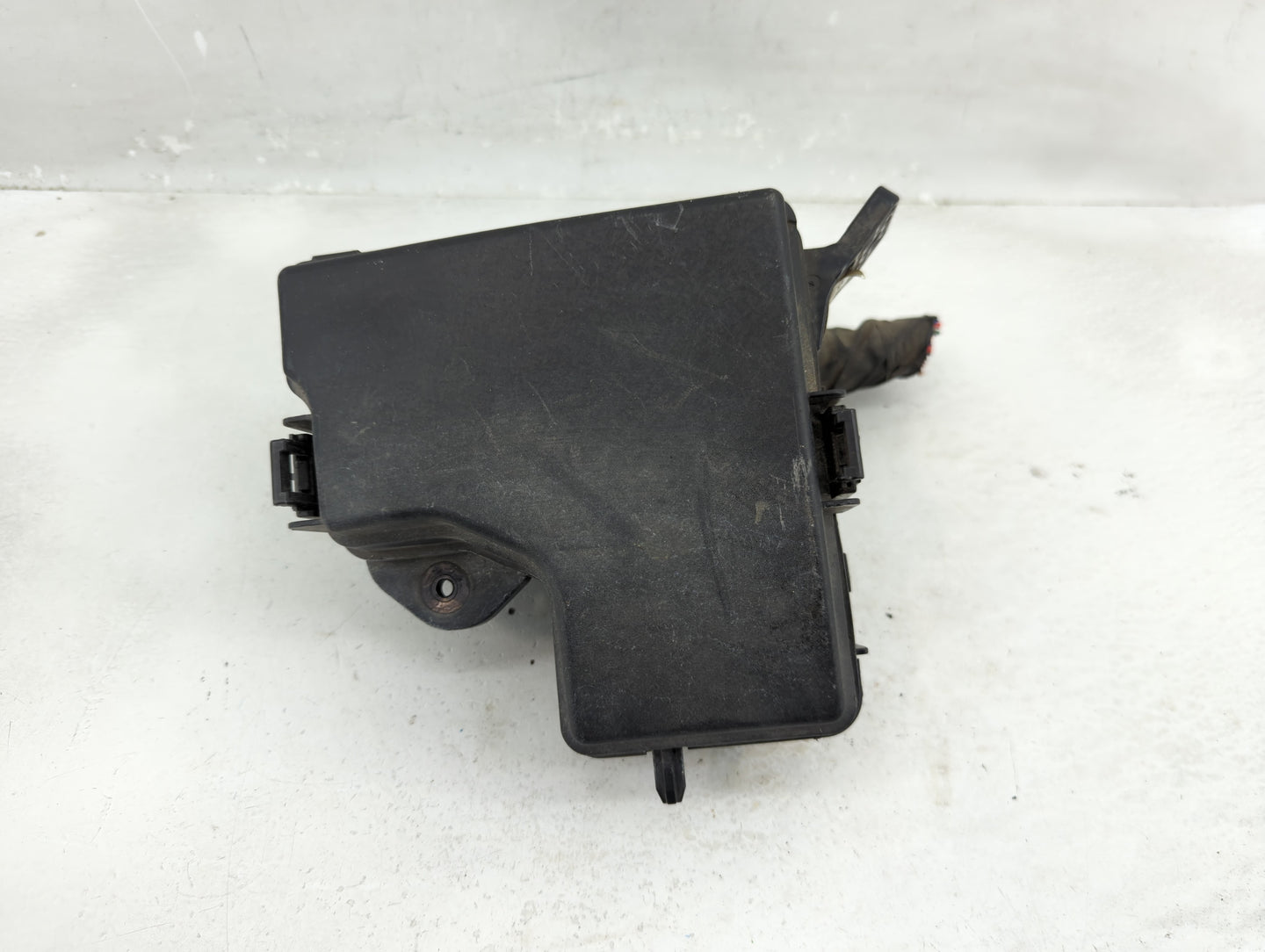 2016-2017 Hyundai Veloster Fusebox Fuse Box Panel Relay Module P/N:91941-2V420 Fits Fits 2016 2017 OEM Used Auto Parts - Oem