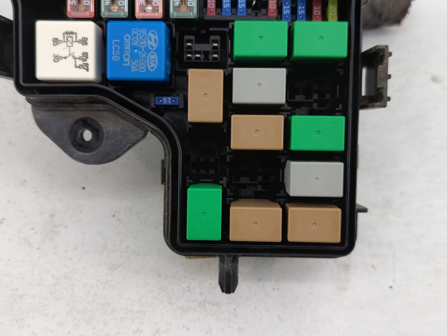 2016-2017 Hyundai Veloster Fusebox Fuse Box Panel Relay Module P/N:91941-2V420 Fits Fits 2016 2017 OEM Used Auto Parts - Oem