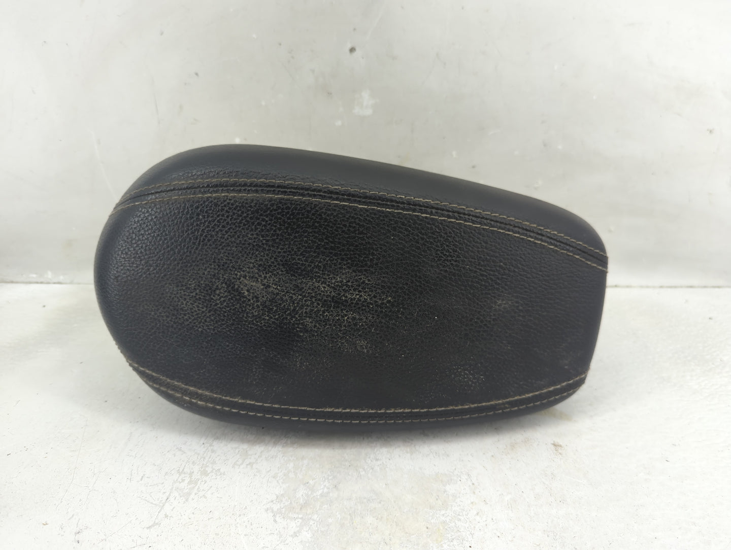 2016 Hyundai Veloster Center Console Armrest Cover Lid Fits OEM Used Auto Parts - Oemusedautoparts1.com