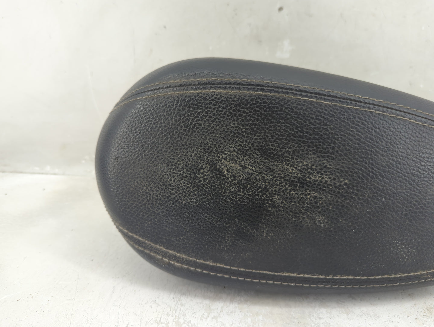 2016 Hyundai Veloster Center Console Armrest Cover Lid Fits OEM Used Auto Parts - Oemusedautoparts1.com