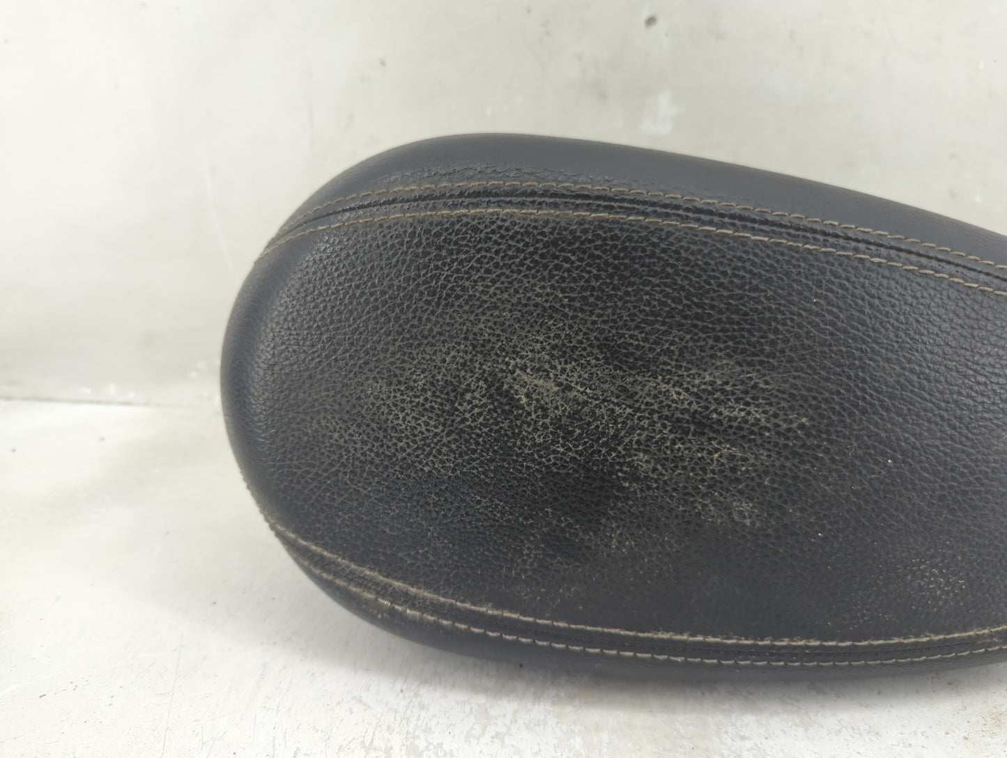 2016 Hyundai Veloster Center Console Armrest Cover Lid Fits OEM Used Auto Parts - Oemusedautoparts1.com